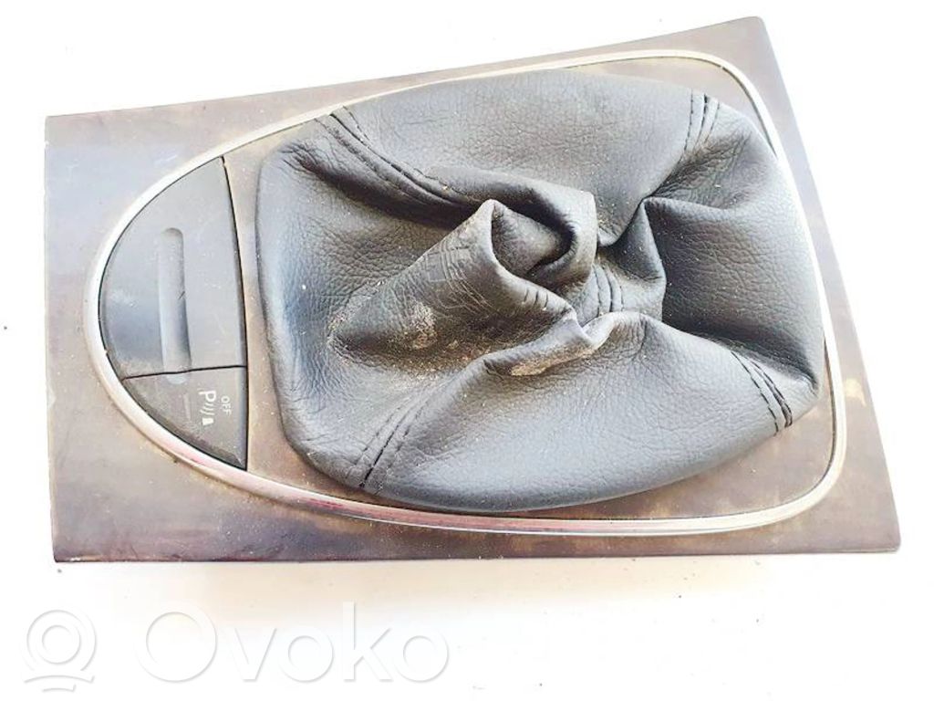 Mercedes-Benz E W211 Rivestimento in plastica cornice della leva del cambio