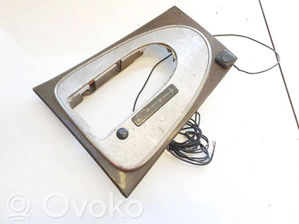 Mercedes-Benz E W211 Rivestimento in plastica cornice della leva del cambio