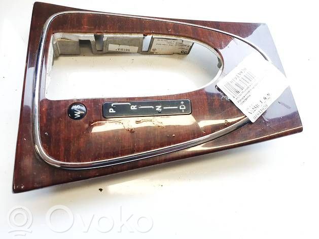 Mercedes-Benz E W211 Rivestimento in plastica cornice della leva del cambio