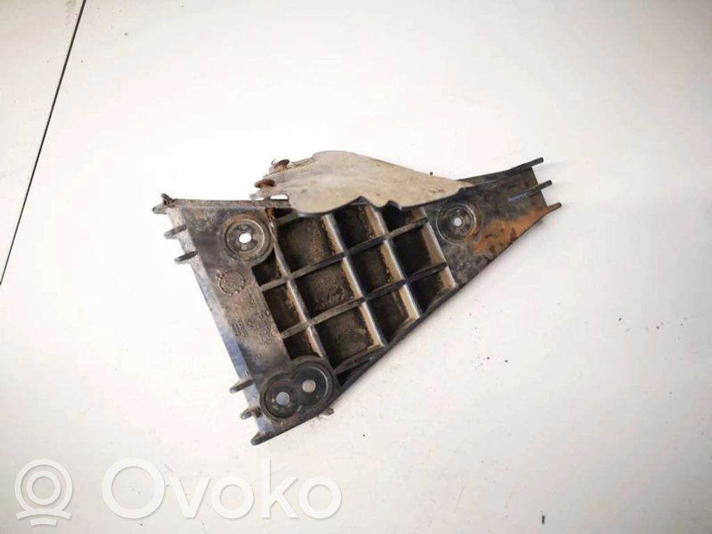 Audi A4 S4 B5 8D Soporte de montaje del parachoques trasero