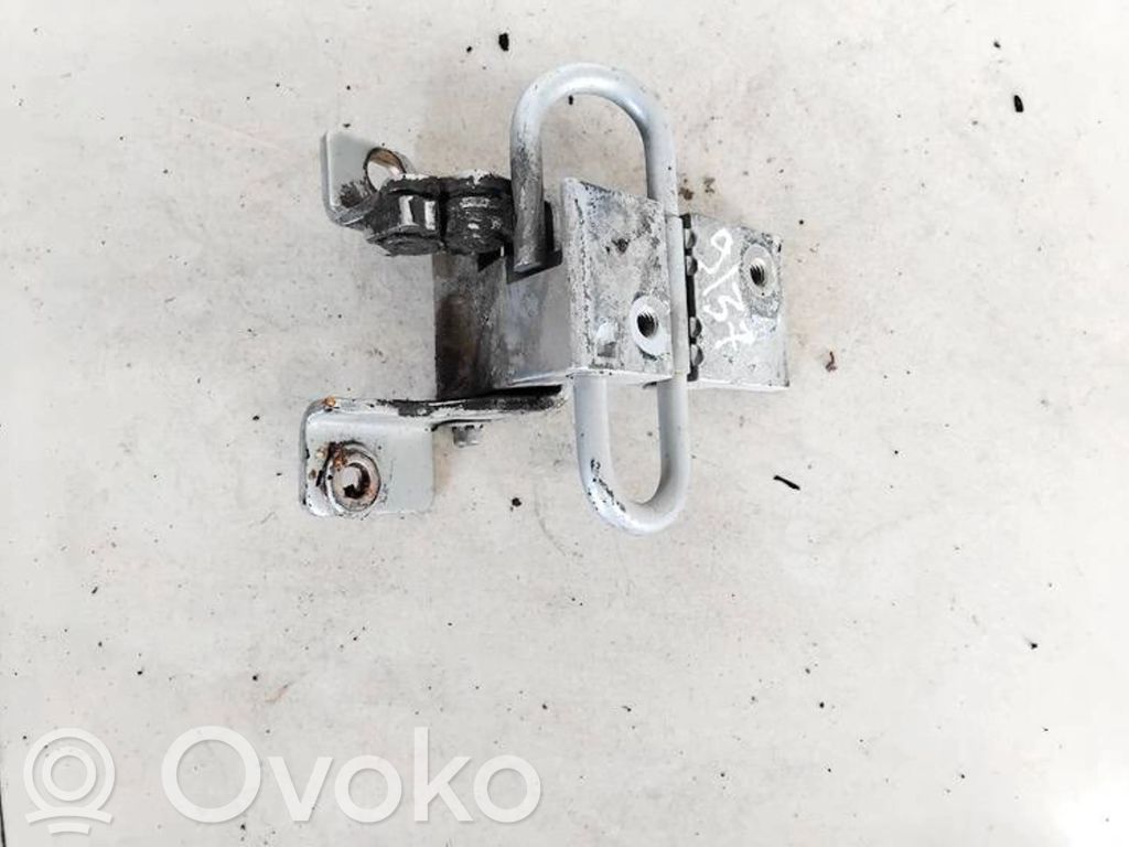 Audi A4 S4 B5 8D Takaoven alasarana 