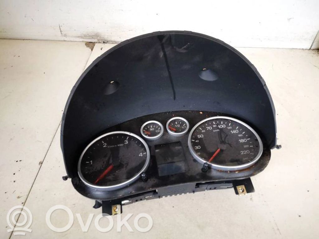 Audi A2 Speedometer (instrument cluster) 