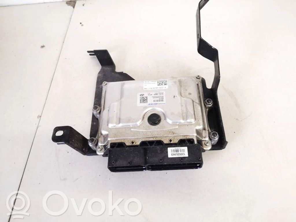 KIA Sportage Engine control unit/module 