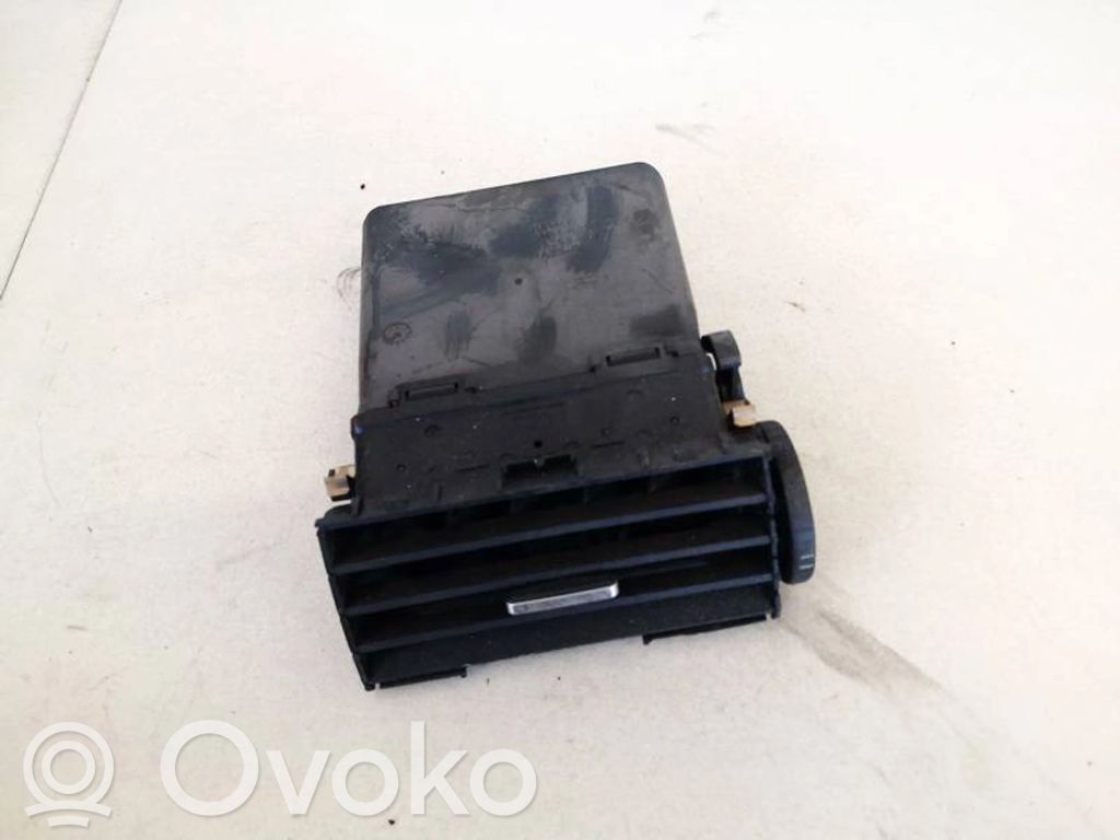 Ford Focus C-MAX Dysze / Kratki środkowego nawiewu deski rozdzielczej 