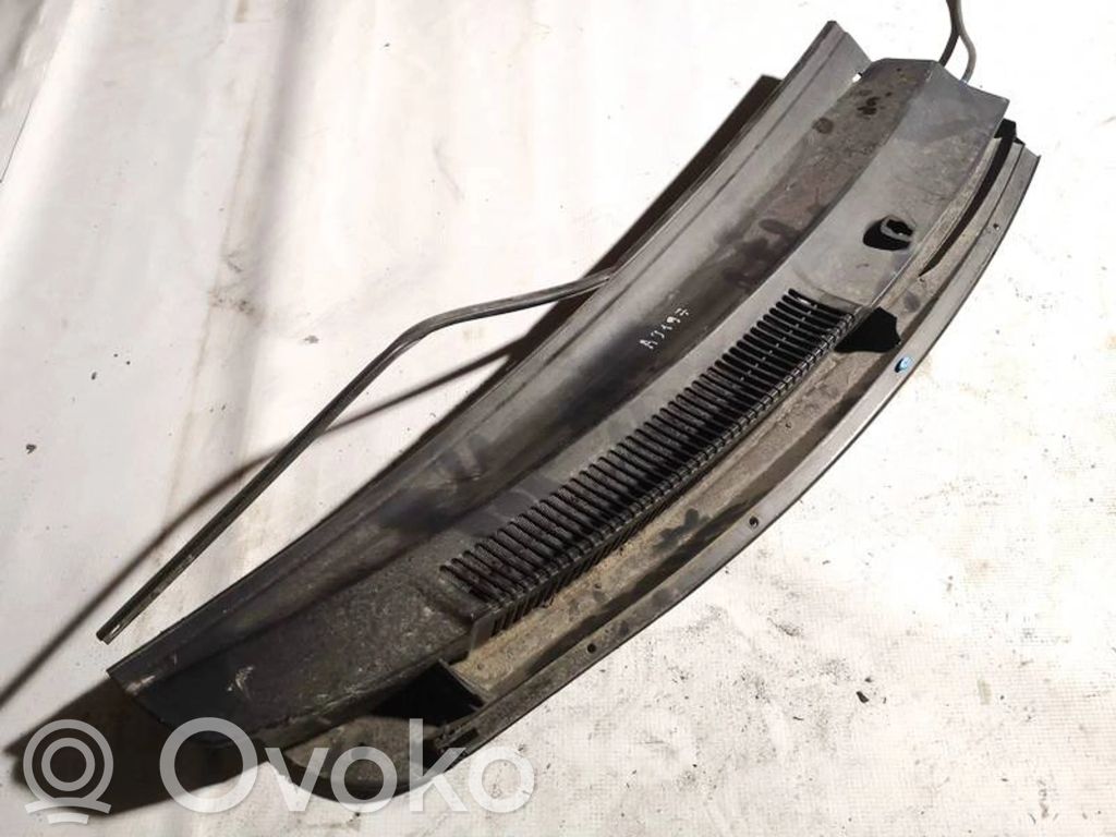 Toyota Yaris Apărătoare ștergătoare 