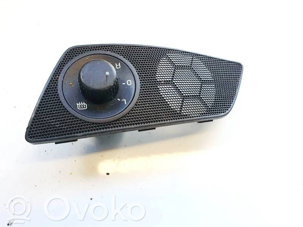 Skoda Octavia Mk2 (1Z) Przycisk regulacji lusterek bocznych 
