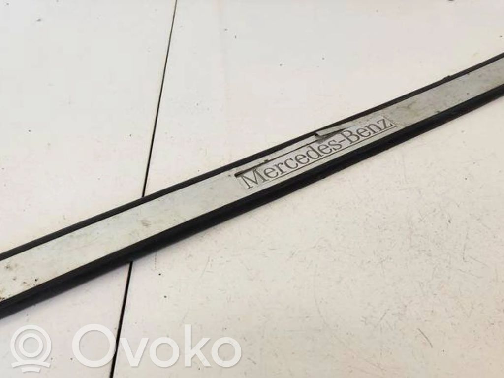 Mercedes-Benz E W210 Listwa progowa przednia 