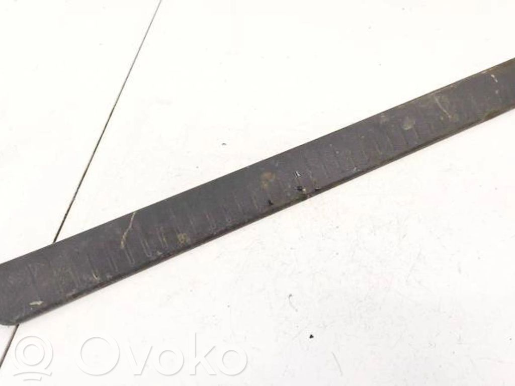 Toyota Avensis Verso Capac prag spate 