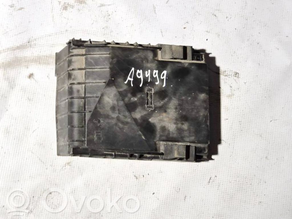 Volkswagen Golf V Coperchio scatola dei fusibili