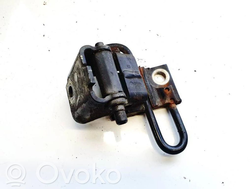 Bisagra superior puerta delantera   8E0831411B,8E0831411B
