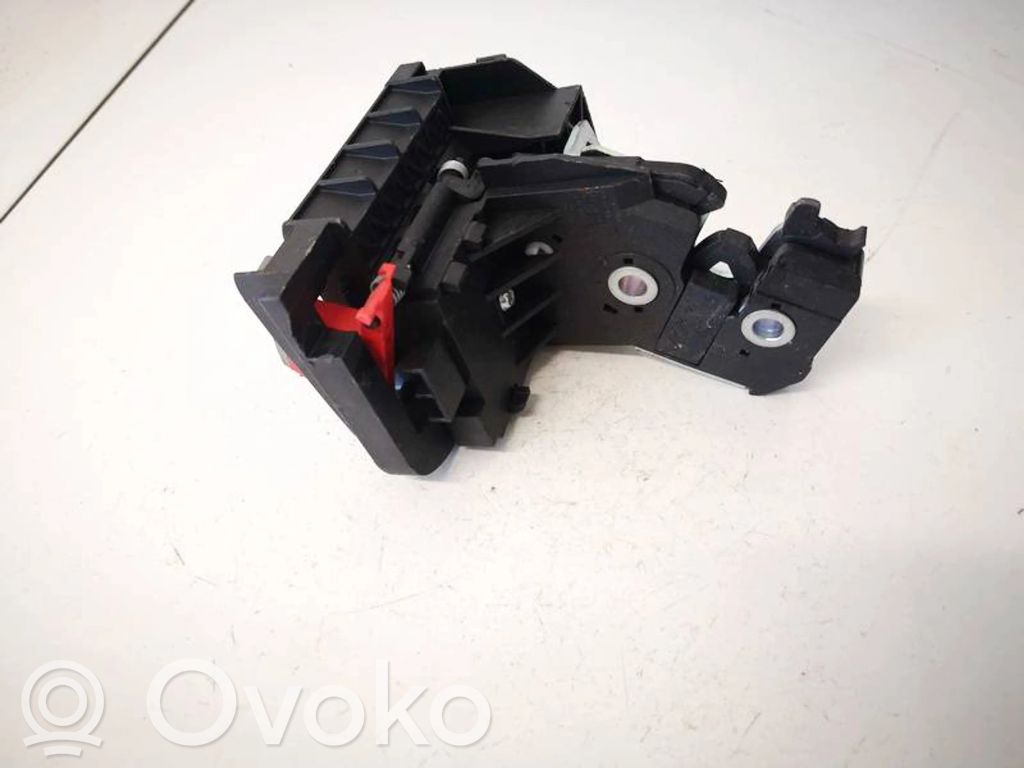 Volvo S40 Zatrzask blokady oparcia fotela 