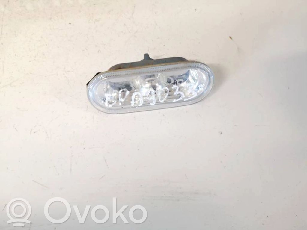 Volkswagen Polo Semnalizator bară față 
