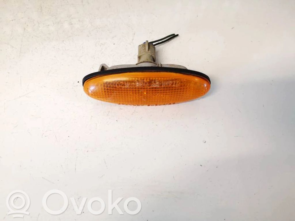 Mazda Premacy Semnalizator bară față 