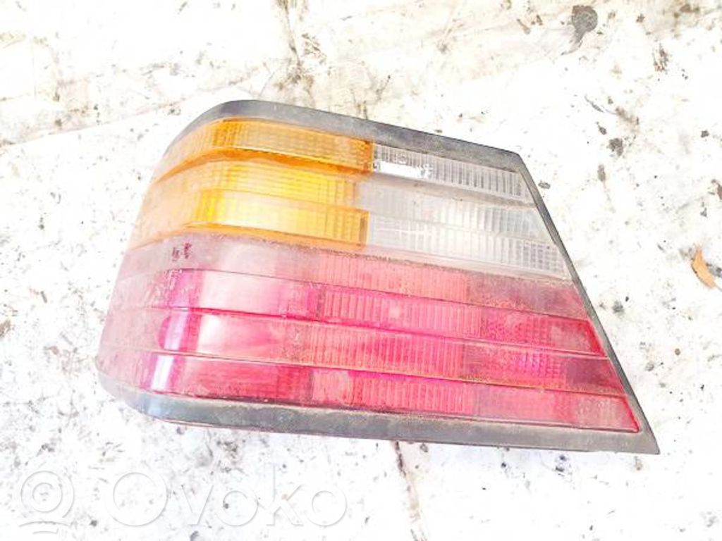 Mercedes-Benz E W124 Lampa tylna 