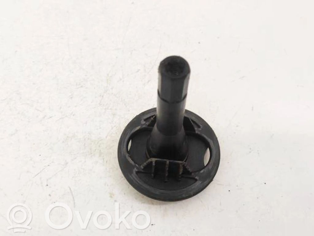 Renault Scenic I Șurub fixare roată de rezervă