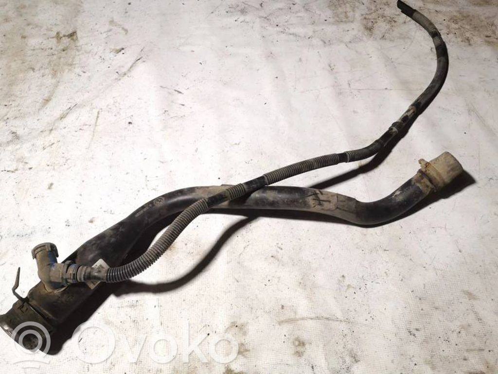 BMW X3 E83 Conductă umplere rezervor combustibil 