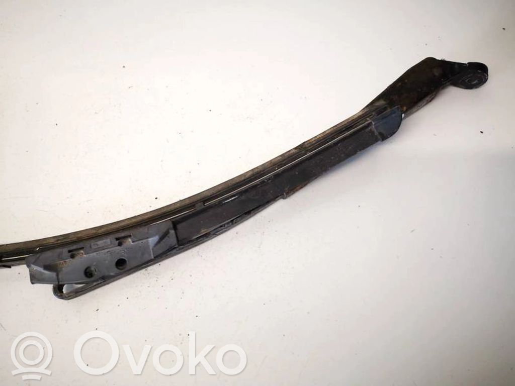Opel Omega B1 Braccio della spazzola tergicristallo posteriore 