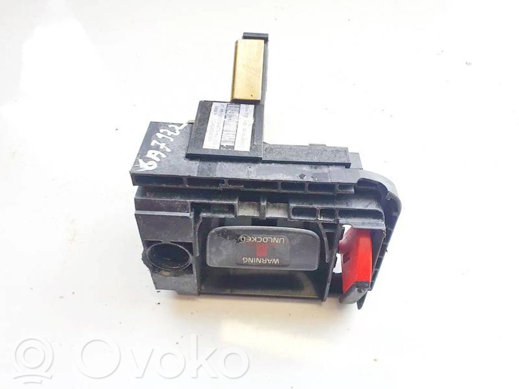 Volvo S40, V40 Zatrzask blokady oparcia fotela 