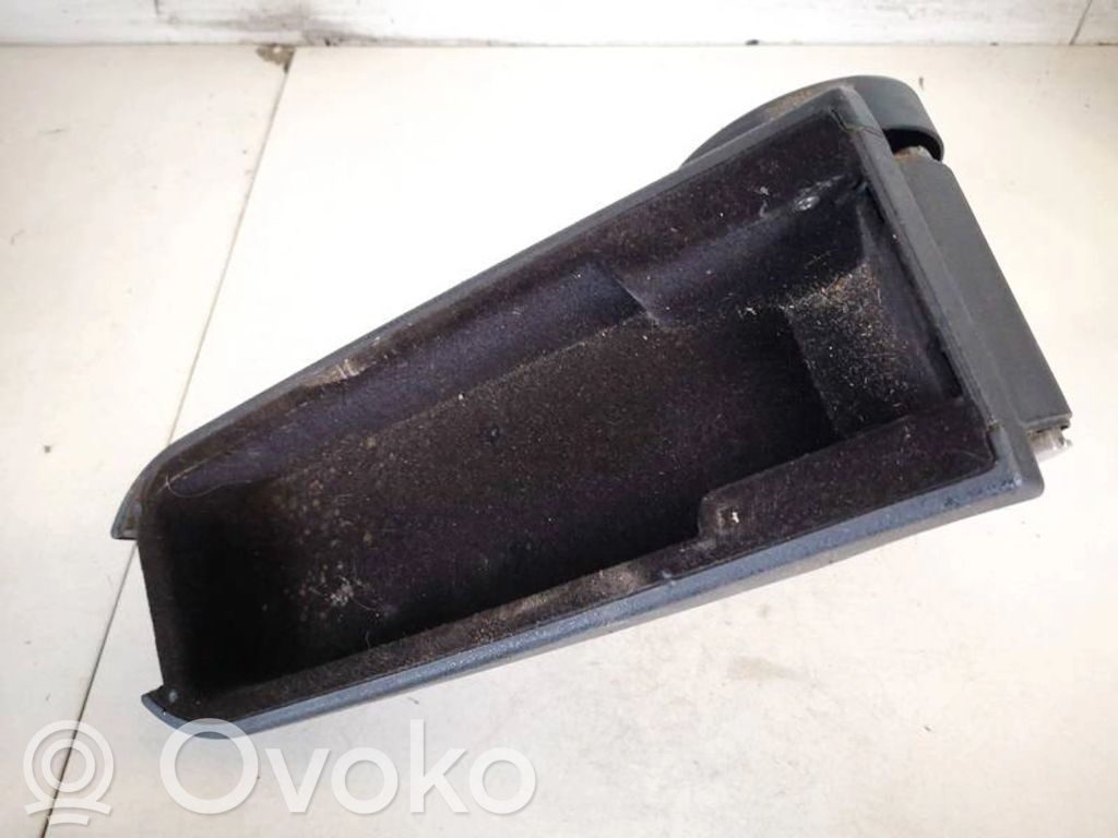 Skoda Octavia Mk1 (1U) Reposabrazos 