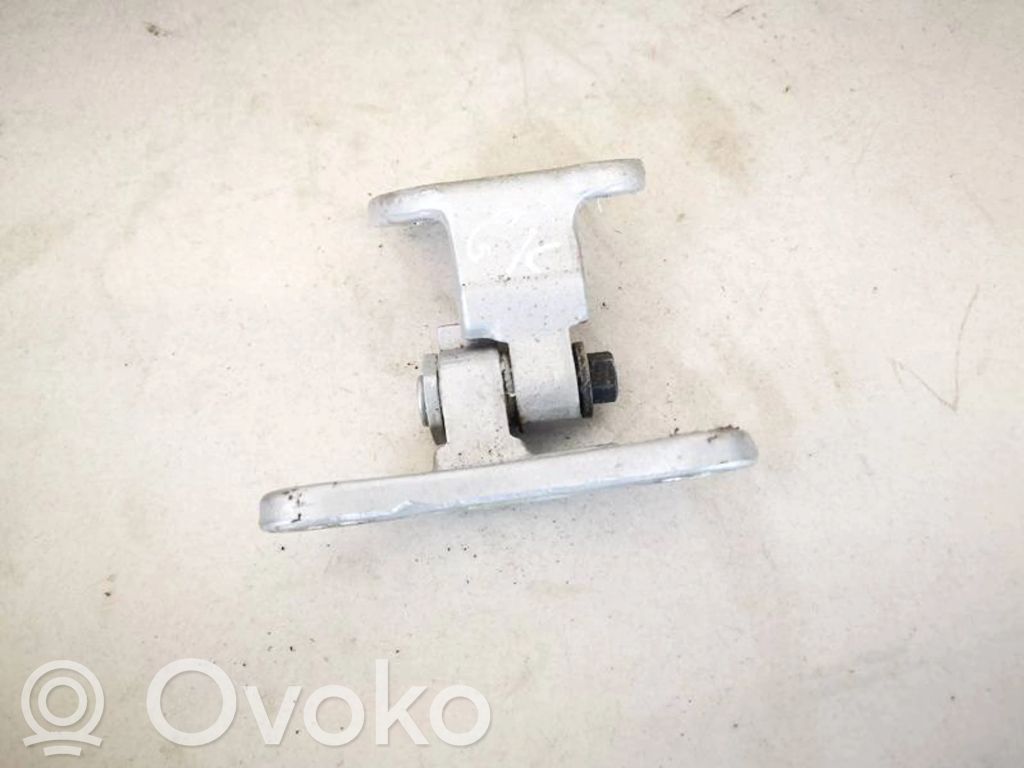 Volvo V50 Takaoven alasarana