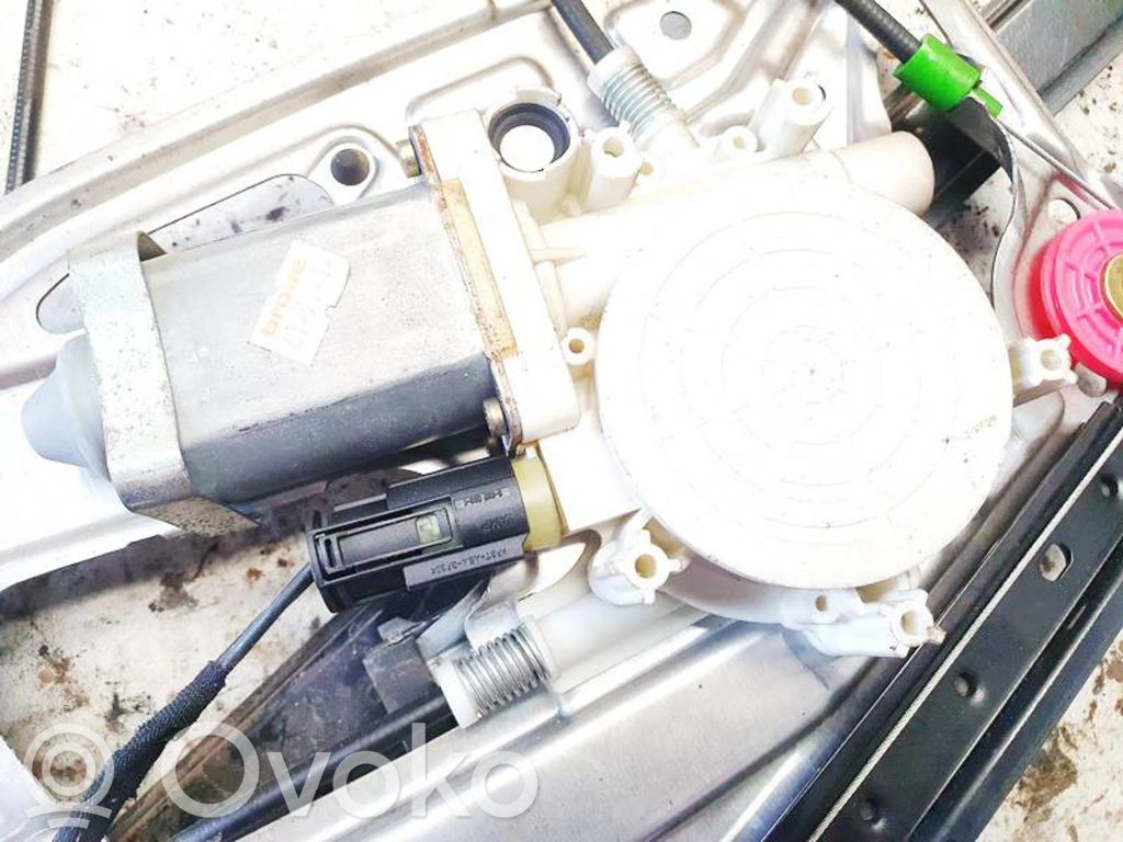 BMW 5 E39 Priekinio lango pakelėjo varikliukas 