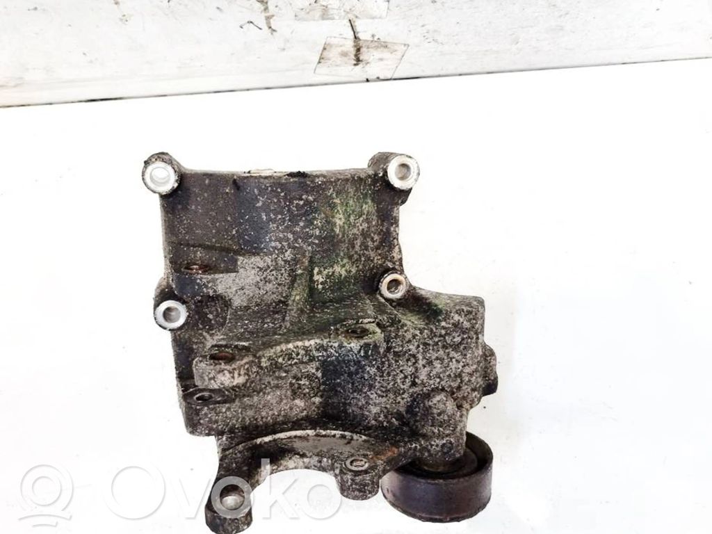 Engine mounting bracket