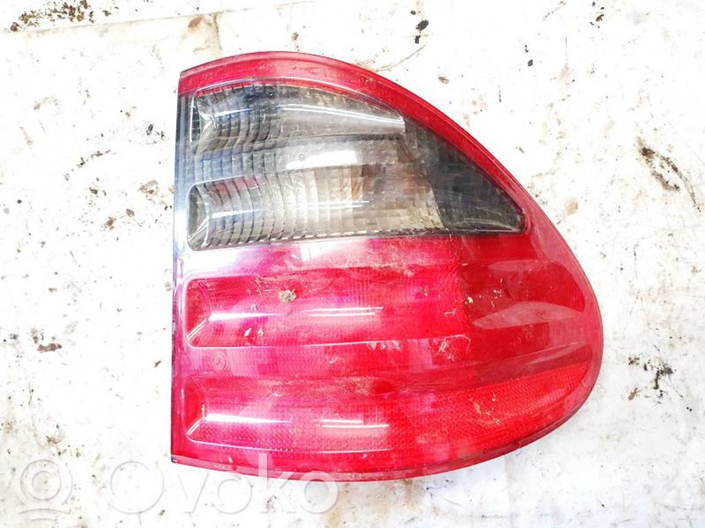 Mercedes-Benz E W210 Luci posteriori del portellone del bagagliaio 