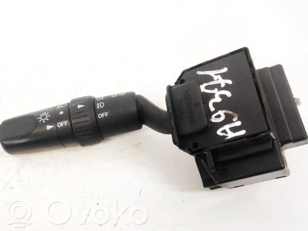 Mazda 3 I Leva indicatori 