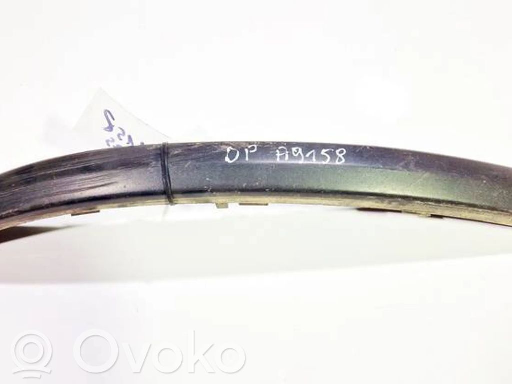 Ford Mondeo Mk III Listwa zderzaka przedniego 