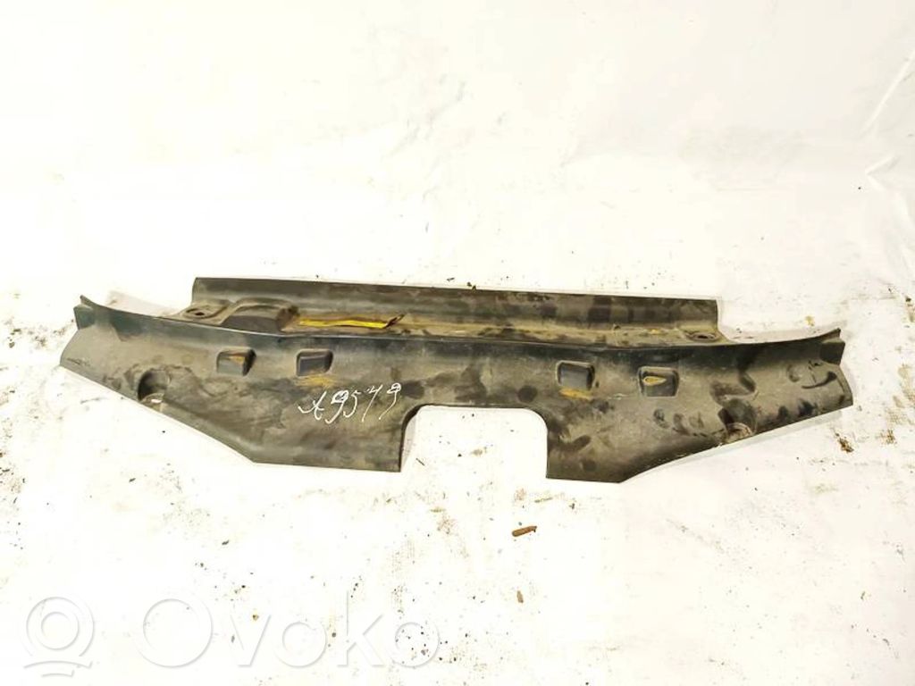 Nissan Primera Pas przedni 