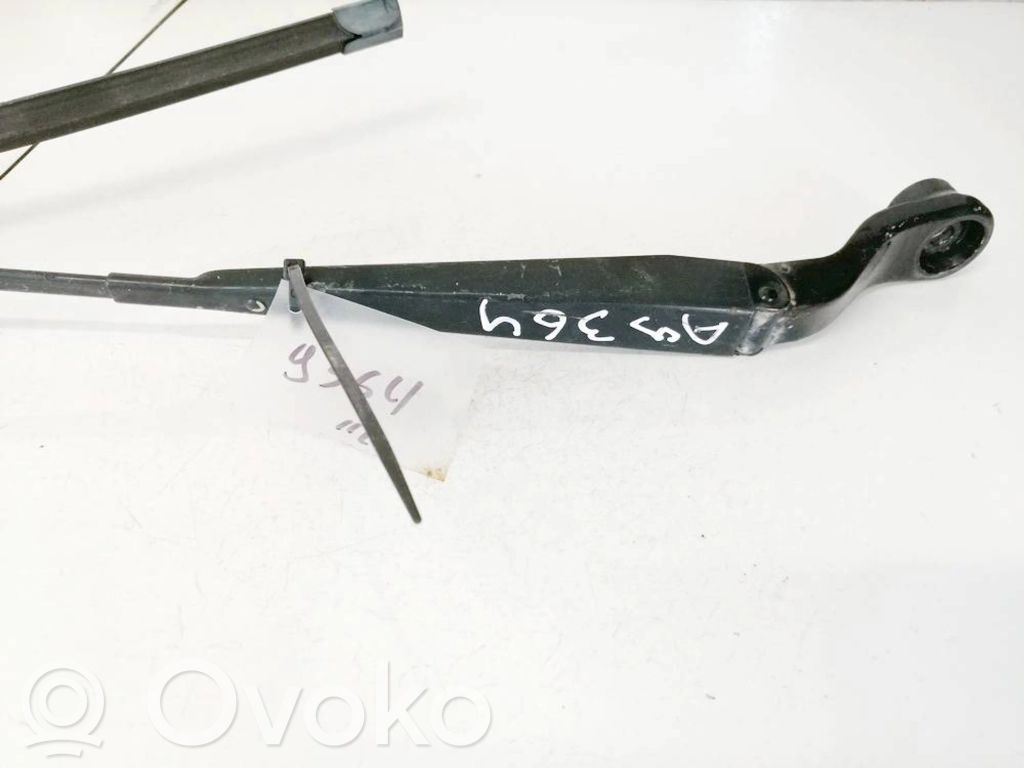 Dodge Caliber Ramię wycieraczki szyby przedniej / czołowej 