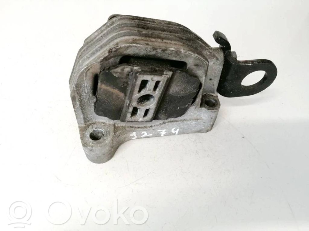 Volvo S60 Engine mount bracket 