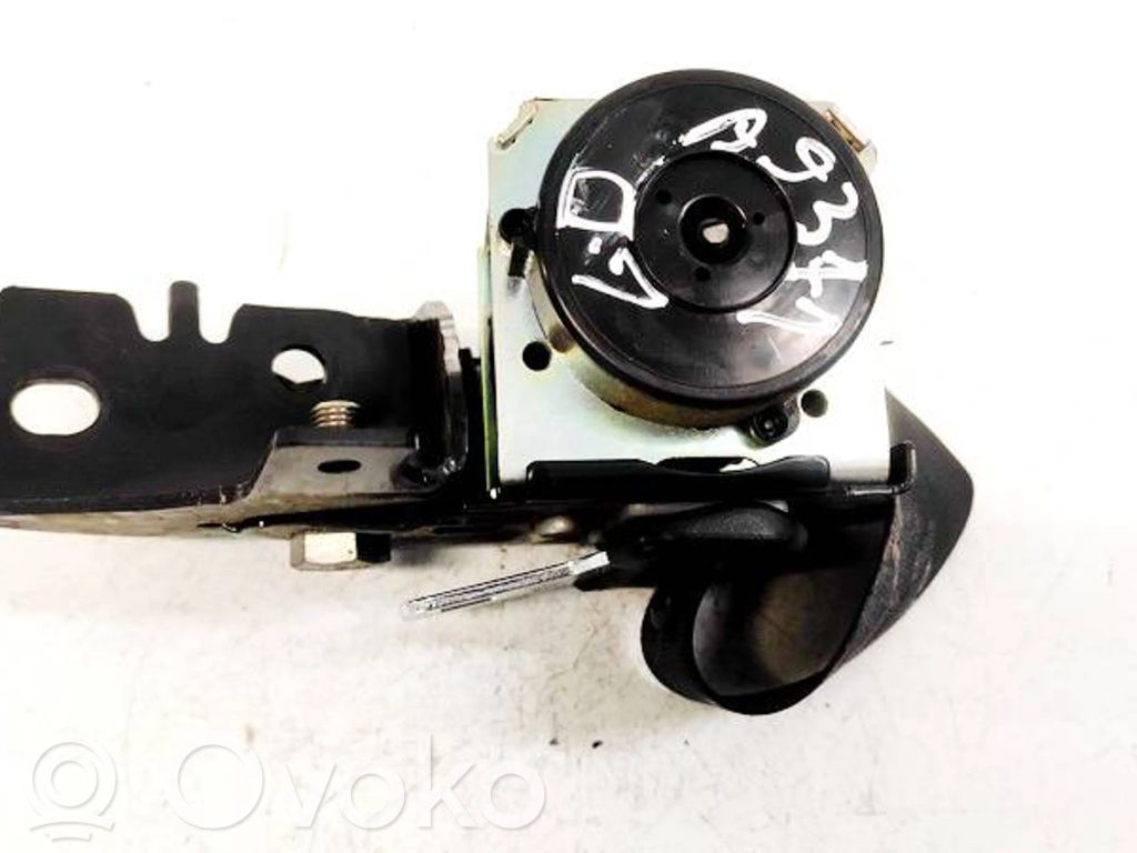 Mazda 3 I Rear seatbelt 