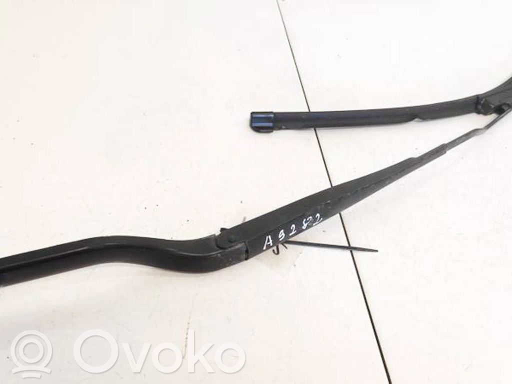 Opel Vectra C Brazo del limpiaparabrisas delantero