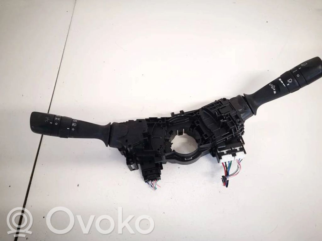 Toyota Auris E180 Leva/interruttore dell’indicatore di direzione e tergicristallo 