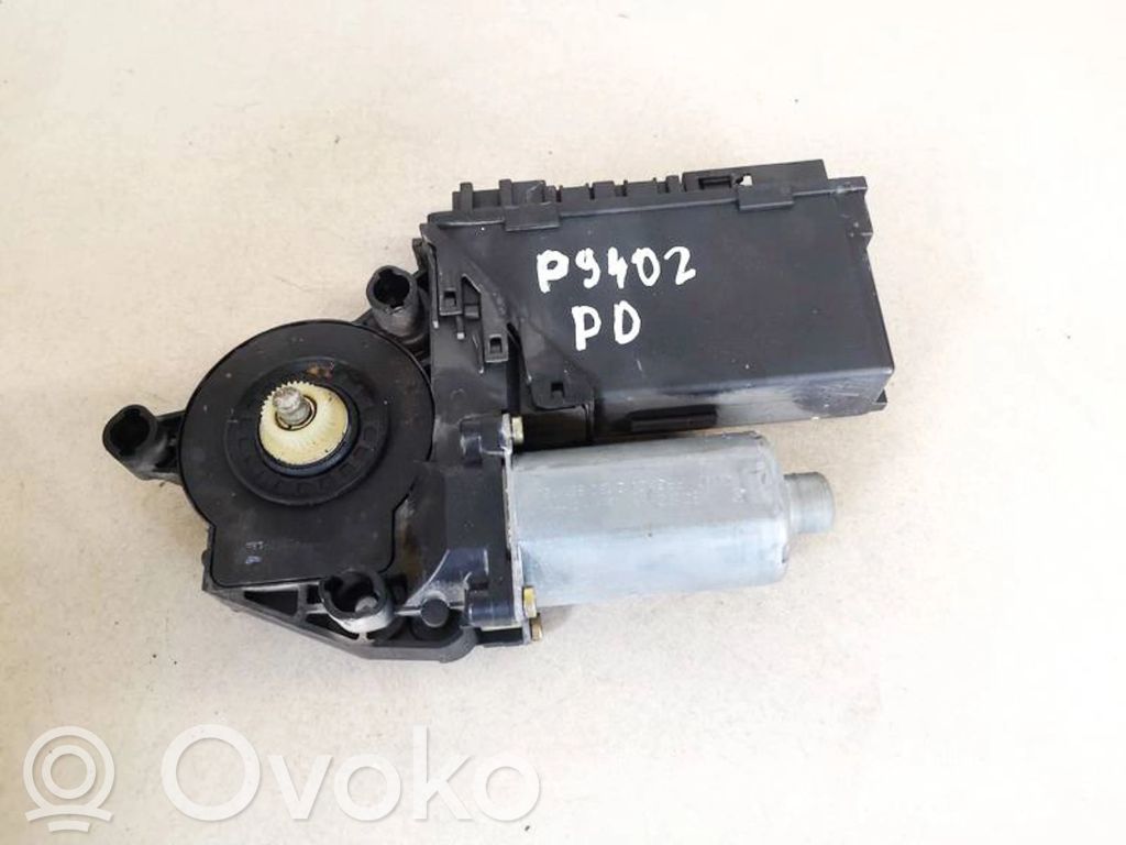 Audi A4 S4 B6 8E 8H Motorino alzacristalli della portiera anteriore
