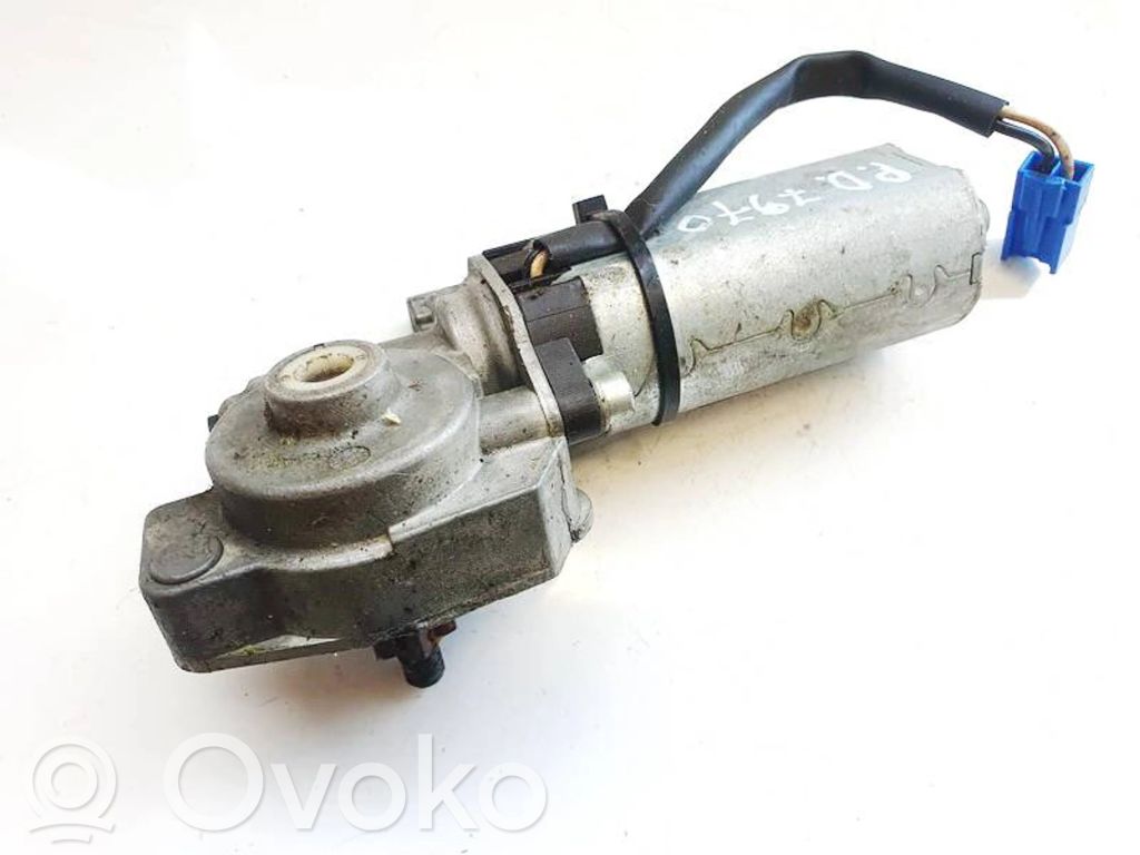 Mercedes-Benz C W203 Moteur de réglage de siège 