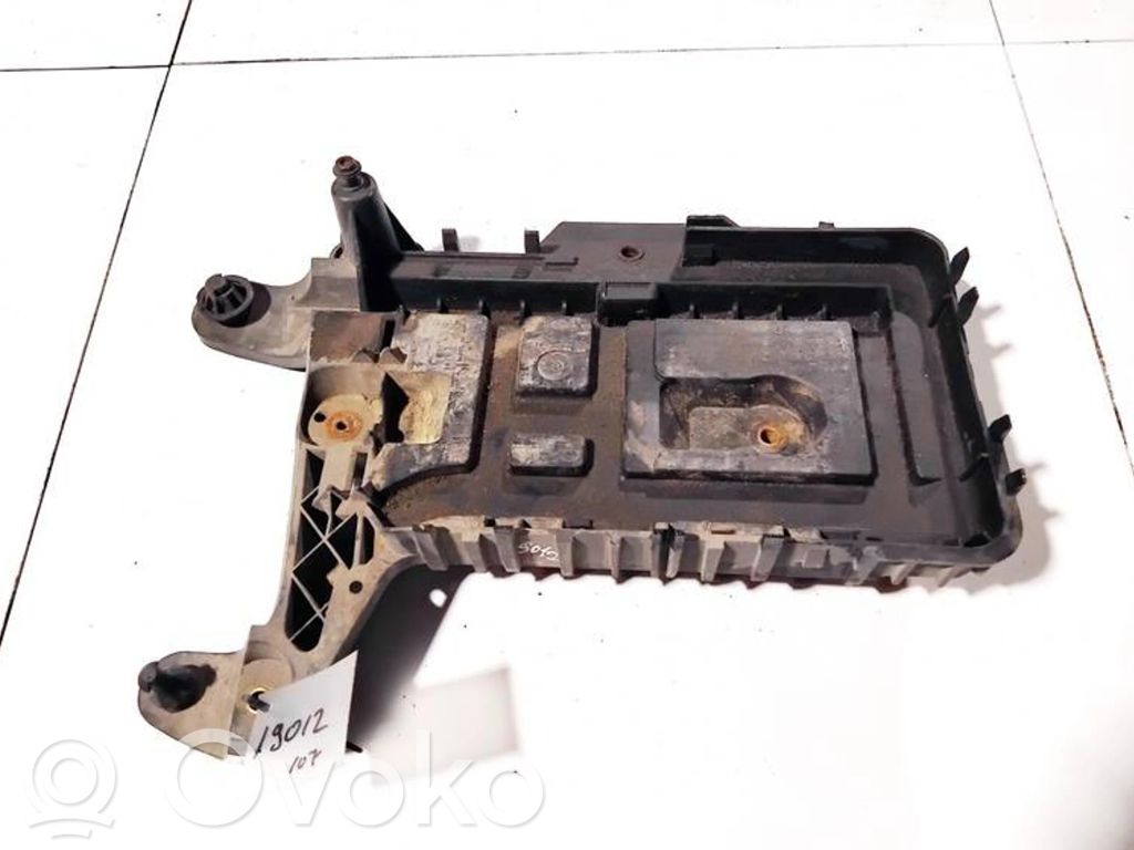 Volkswagen Touran II Couvercle de boîtier de batterie
