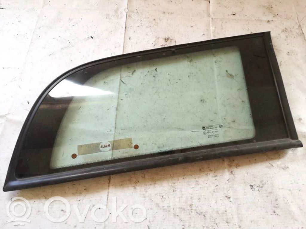 Opel Astra G Finestrino laterale posteriore 