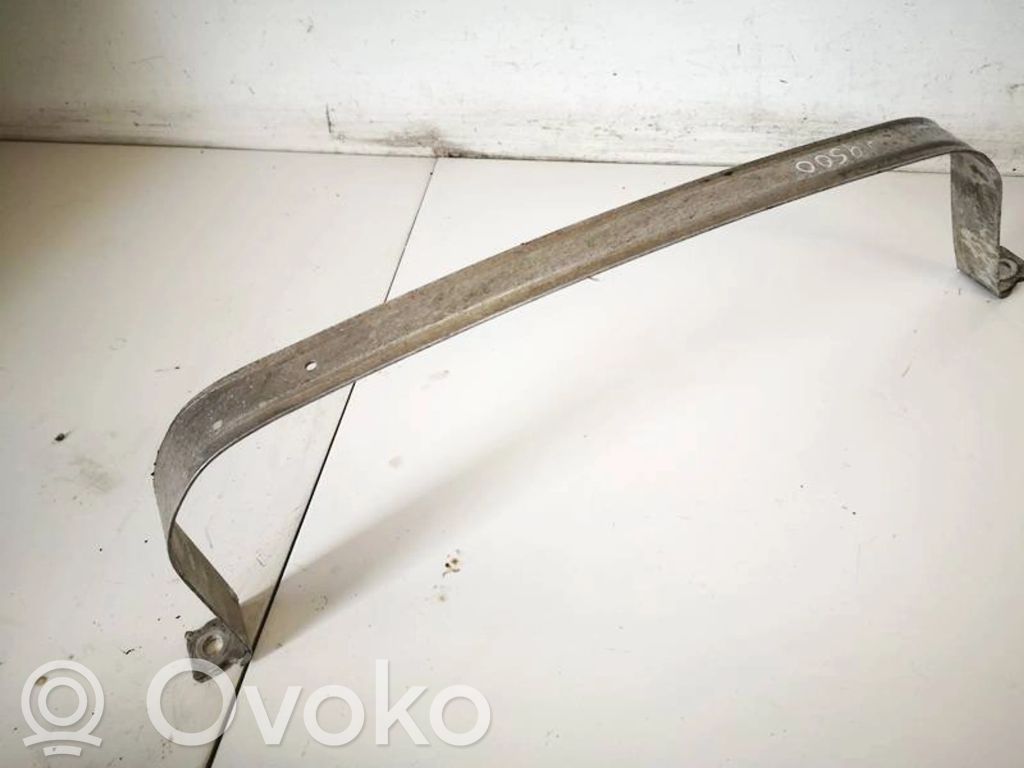 Volkswagen Golf V Sangle de réservoir de carburant
