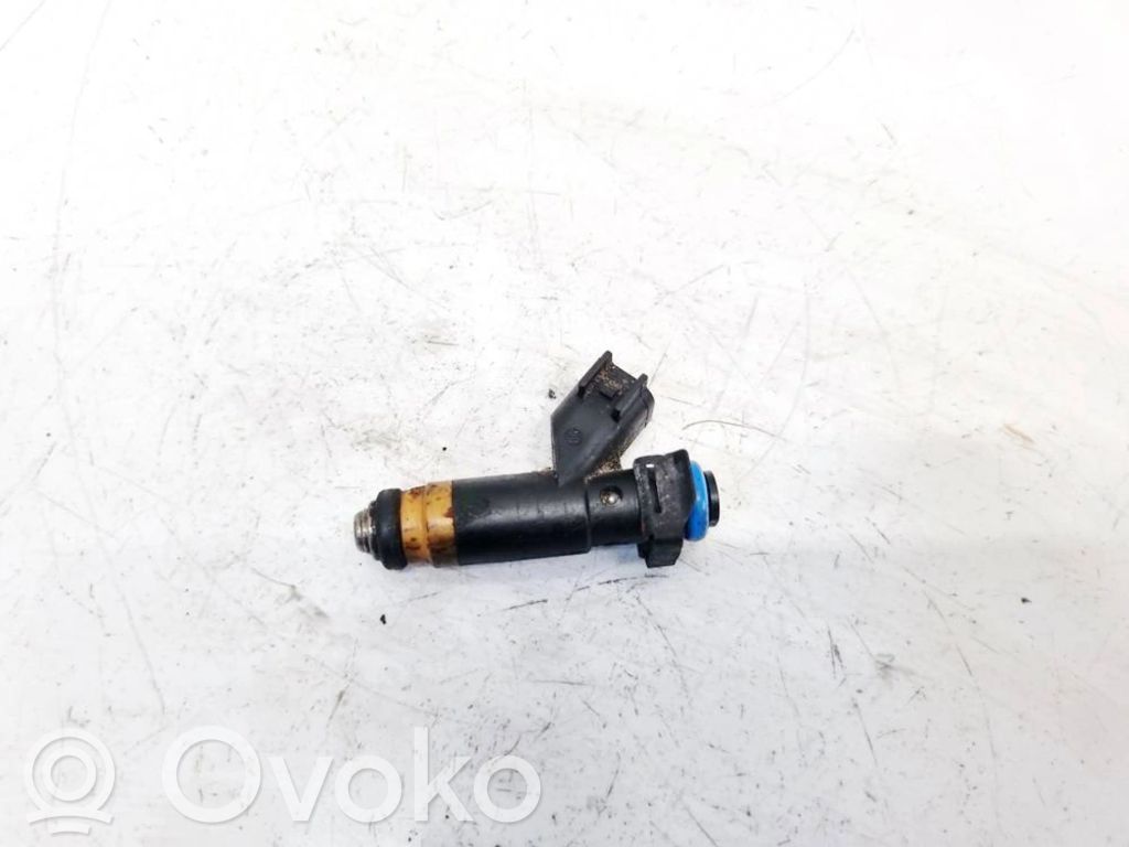 Chrysler 300M Polttoainesuutin 