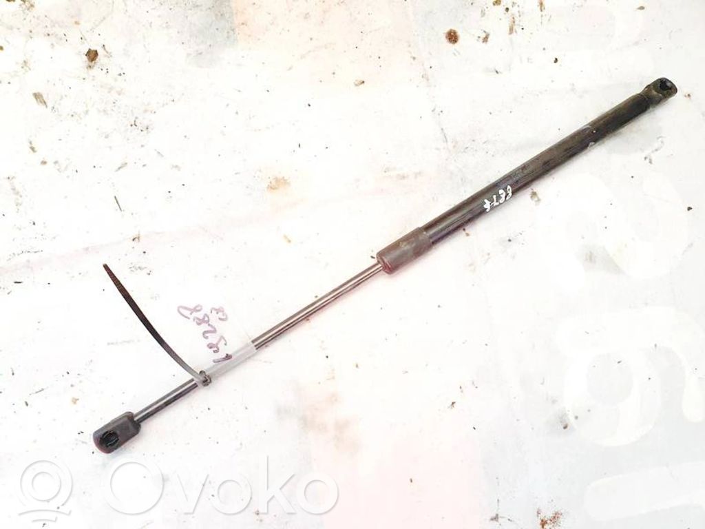 Audi Q7 4L Konepellin kaasujousi