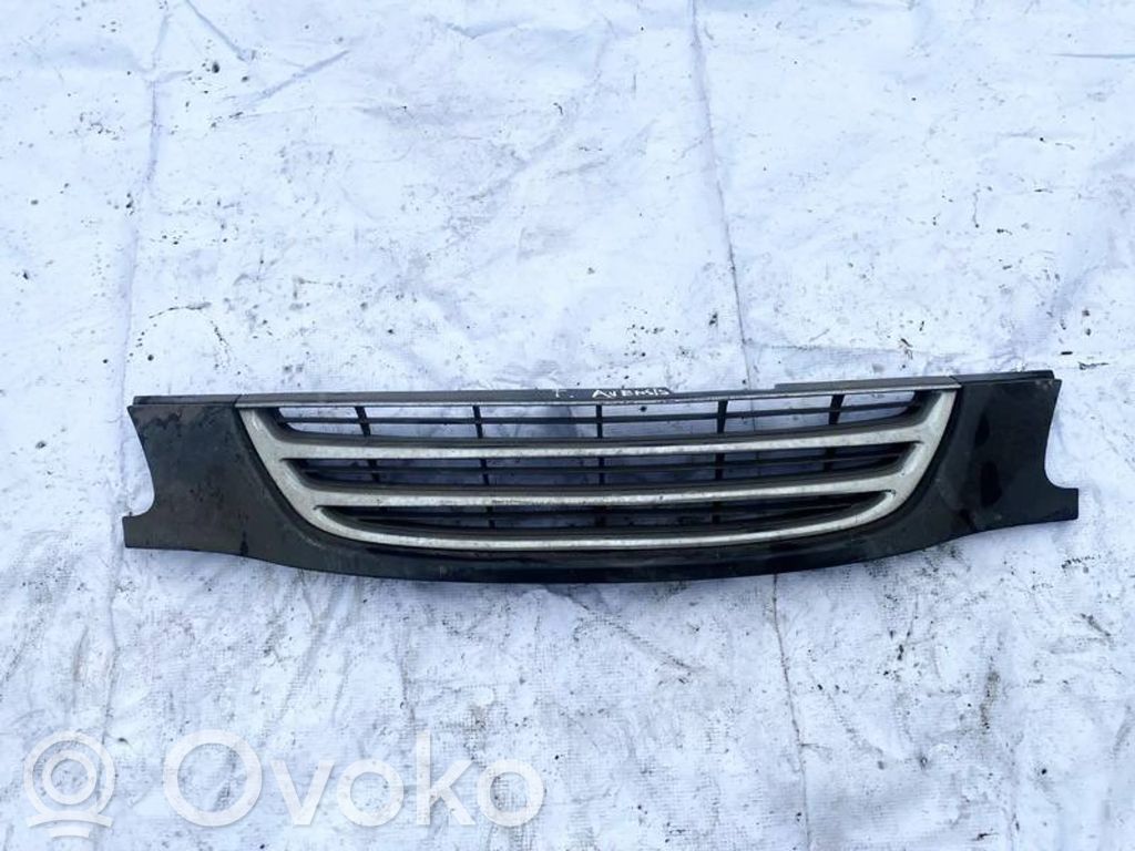 Toyota Avensis T220 Etusäleikkö 