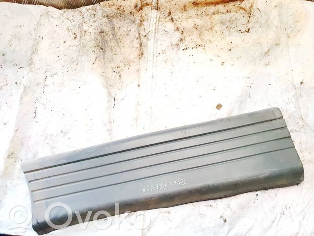 Toyota Previa (XR10, XR20) I Aizmugurē durvju dekoratīvā apdare (moldings)