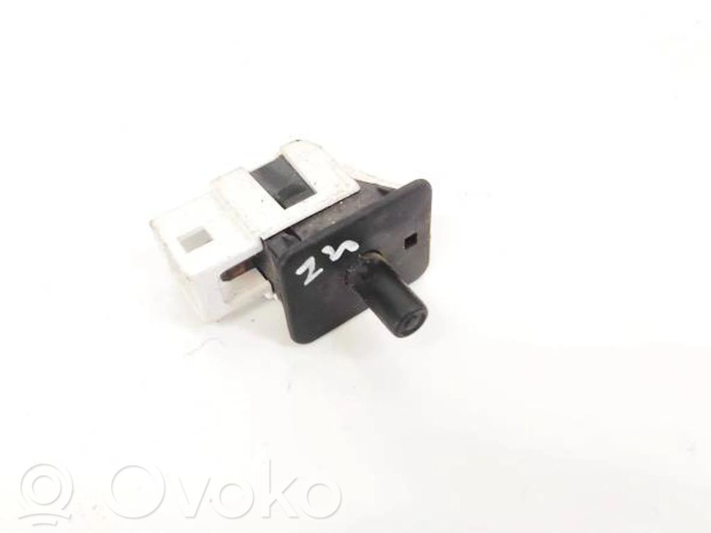 Sensor de la puerta delantera   2028209410,2028209410