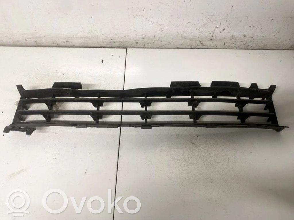 Renault Megane II Mascherina inferiore del paraurti anteriore
