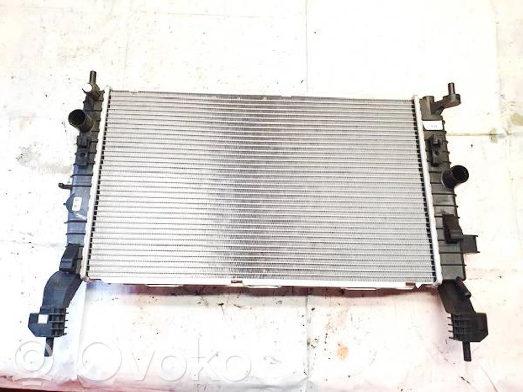 Opel Meriva A Radiatore di raffreddamento 