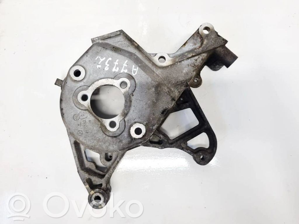Chrysler 300M Engine mounting bracket 