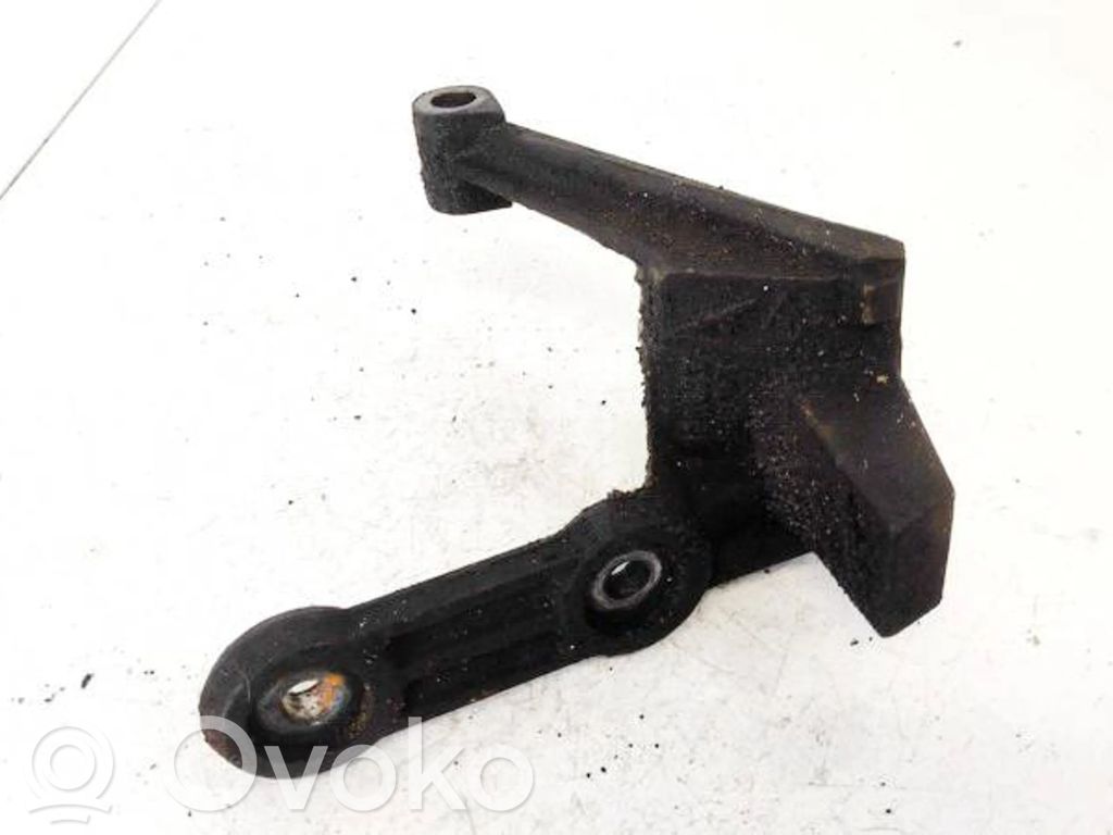 Peugeot 307 Engine mounting bracket 