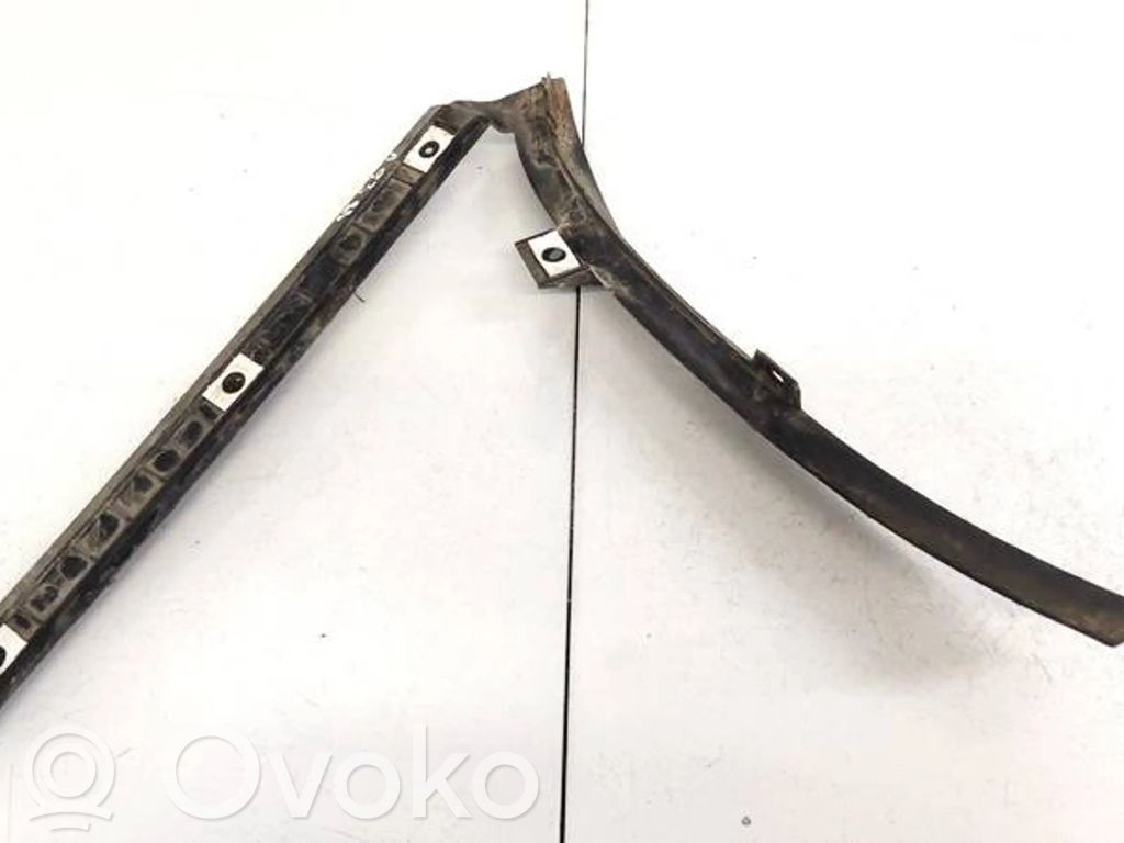 Volkswagen PASSAT B5 Staffa di rinforzo montaggio del paraurti posteriore 